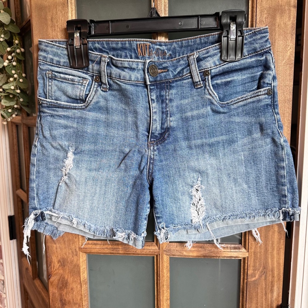 Kut from the Kloth Denim Shorts Womens 6 Blue Distressed Raw Hem Medium Wash‎